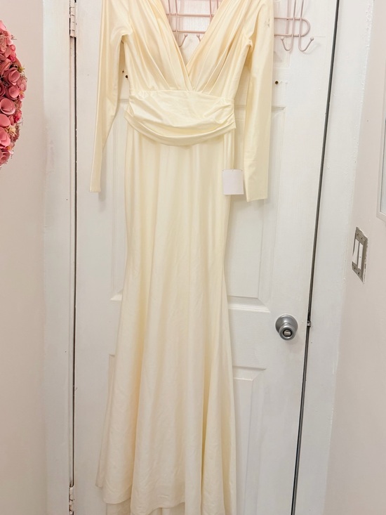 Lulus Dresses & Skirts - Lulu's Cream Long Sleeve Maxi Dress